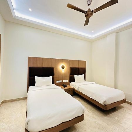 Hotel Lotus Inn Sirsa Εξωτερικό φωτογραφία