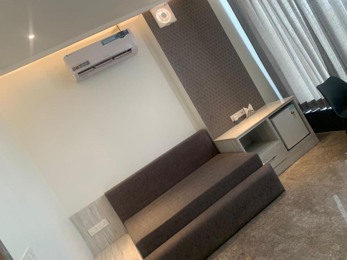 Hotel Lotus Inn Sirsa Εξωτερικό φωτογραφία