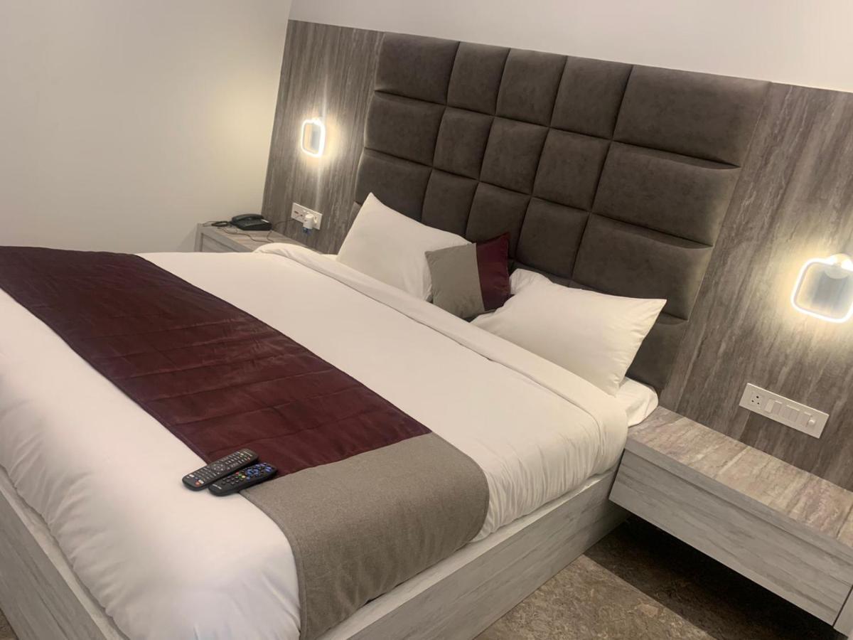 Hotel Lotus Inn Sirsa Εξωτερικό φωτογραφία