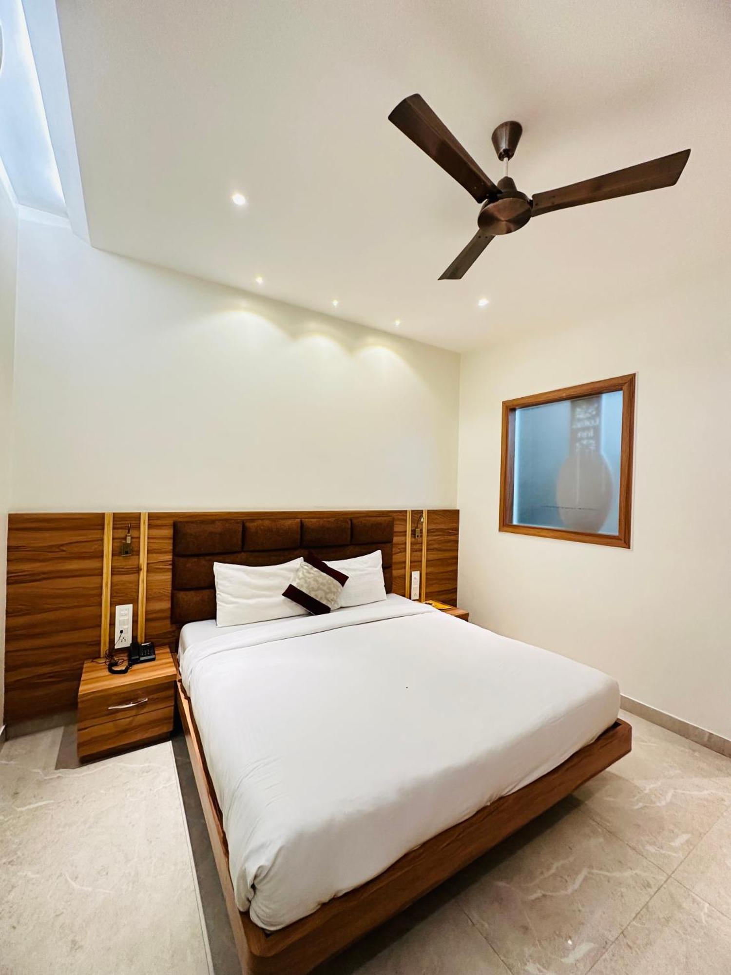 Hotel Lotus Inn Sirsa Εξωτερικό φωτογραφία