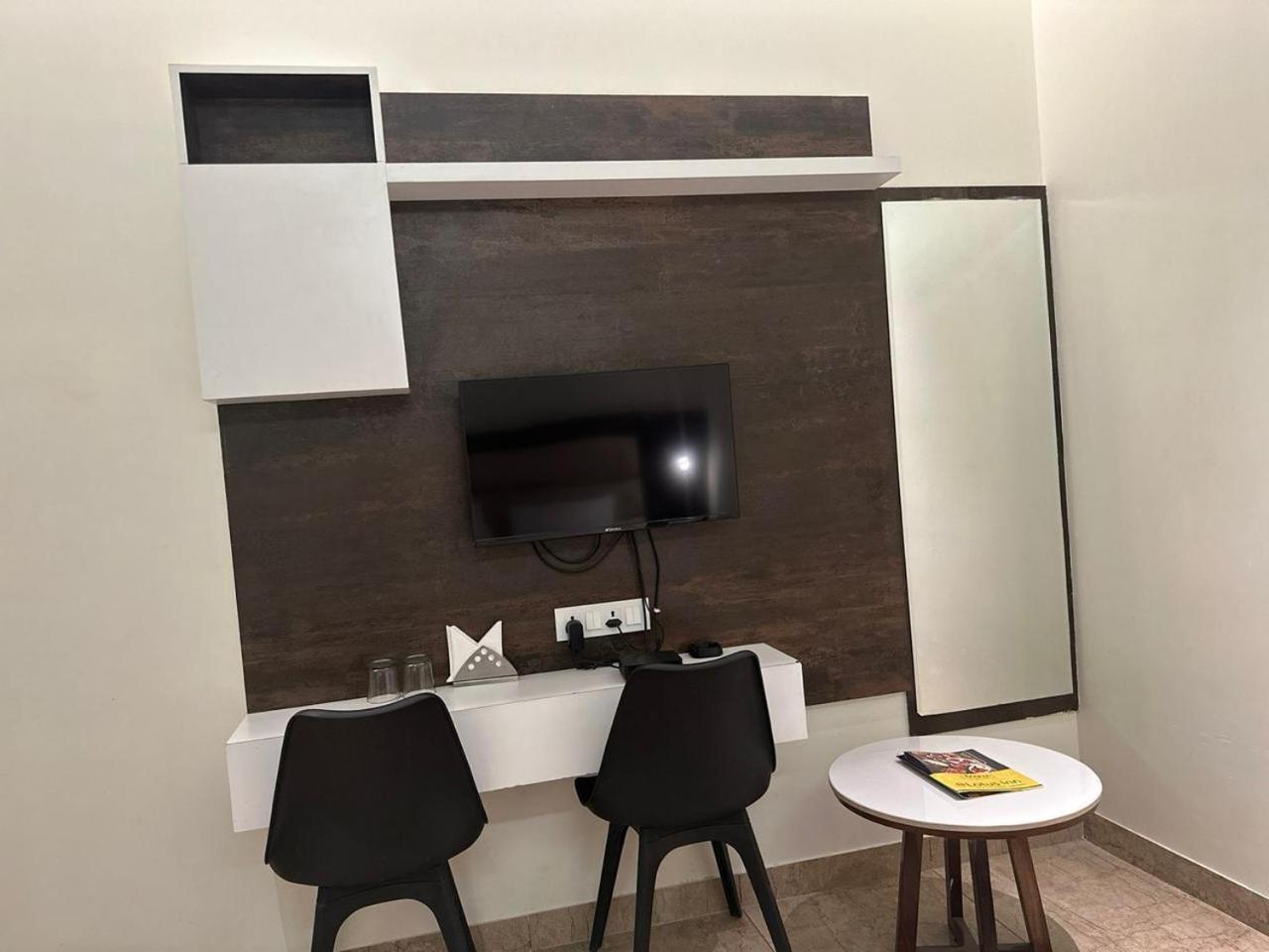 Hotel Lotus Inn Sirsa Εξωτερικό φωτογραφία